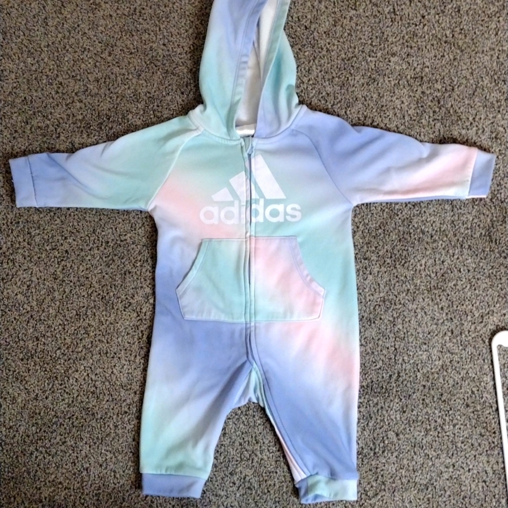 ADIDAS LIGHTWEIGHT BABYGIRL ZIPUP OUTFIT WITH HOOD 6 MONTHS